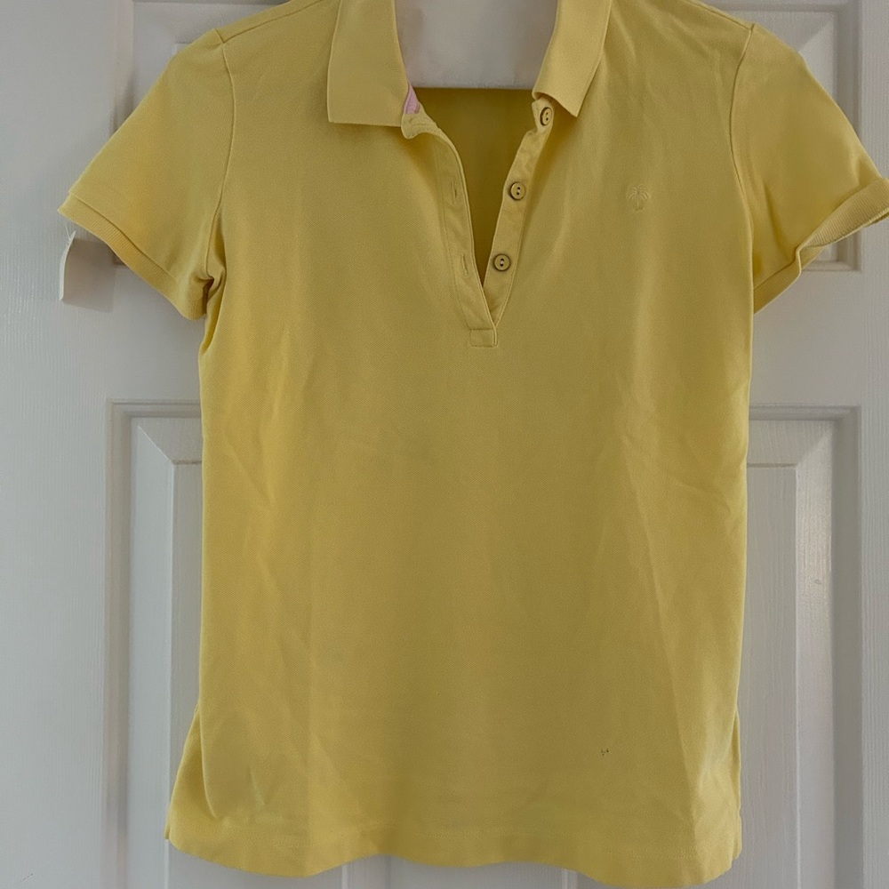 Cute Lilly Pulitzer yellow shirt
